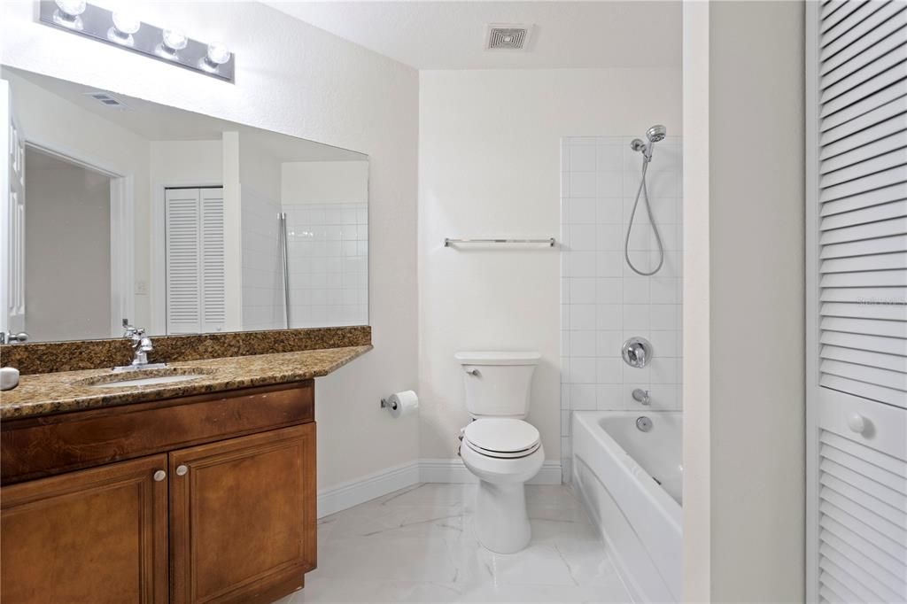 Active With Contract: $2,650 (2 beds, 2 baths, 1274 Square Feet)