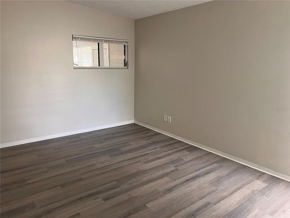 合同活跃: $1,850 (2 贝兹, 2 浴室, 1398 平方英尺)