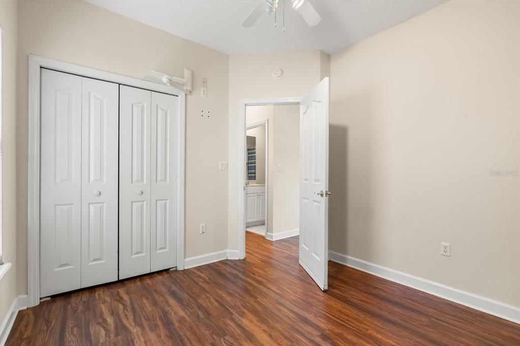 For Sale: $275,000 (3 beds, 2 baths, 1306 Square Feet)