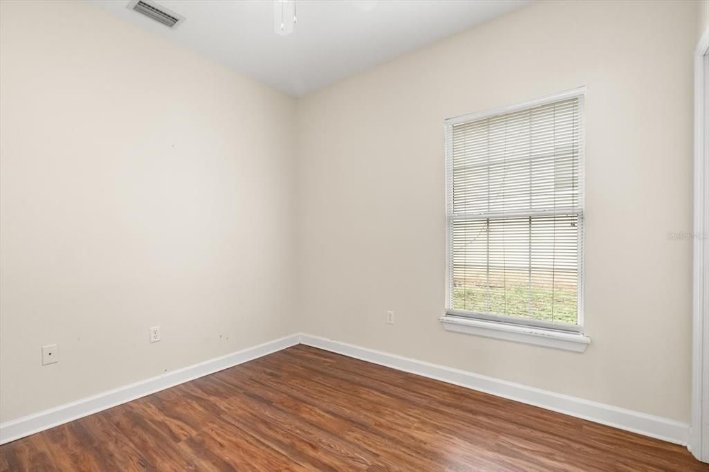 For Sale: $275,000 (3 beds, 2 baths, 1306 Square Feet)