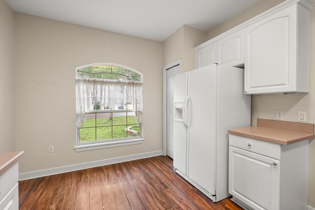 For Sale: $275,000 (3 beds, 2 baths, 1306 Square Feet)