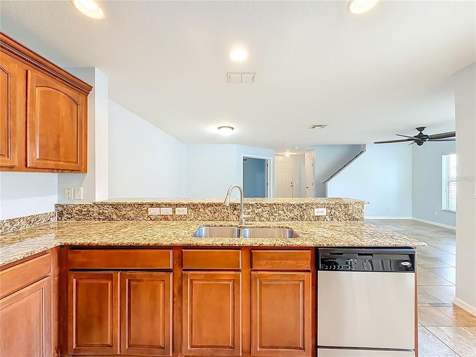 For Sale: $320,000 (3 beds, 2 baths, 1750 Square Feet)