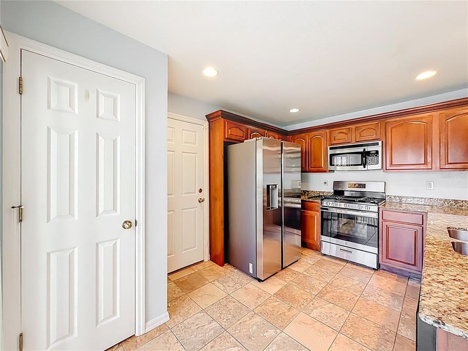 For Sale: $320,000 (3 beds, 2 baths, 1750 Square Feet)