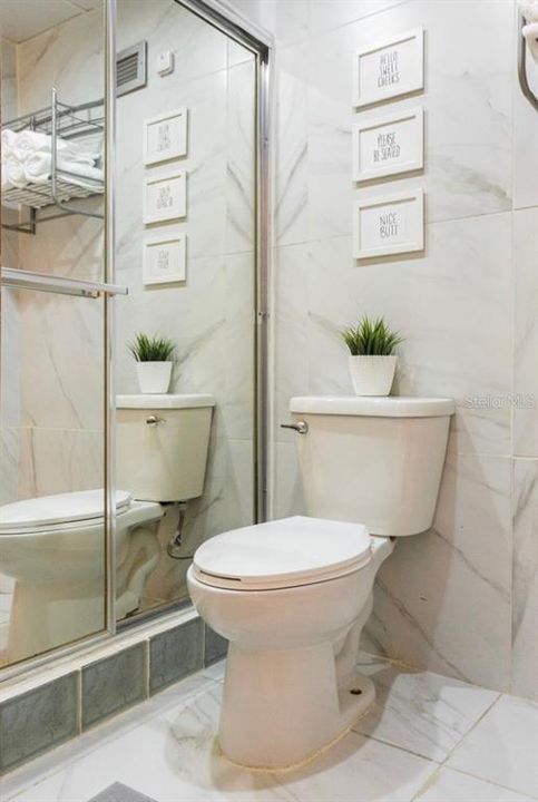 For Sale: $375,000 (1 beds, 1 baths, 588 Square Feet)