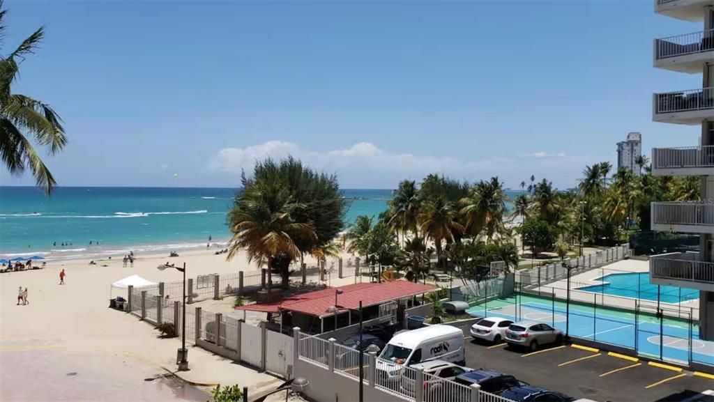 For Sale: $375,000 (1 beds, 1 baths, 588 Square Feet)