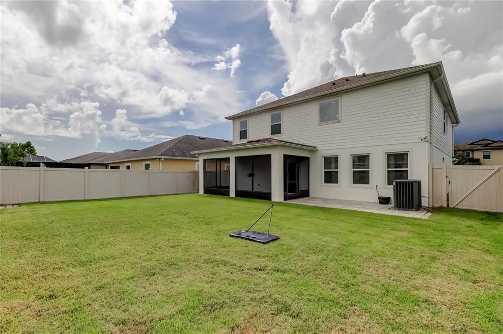 出租: $3,750 (6 贝兹, 3 浴室, 3059 平方英尺)