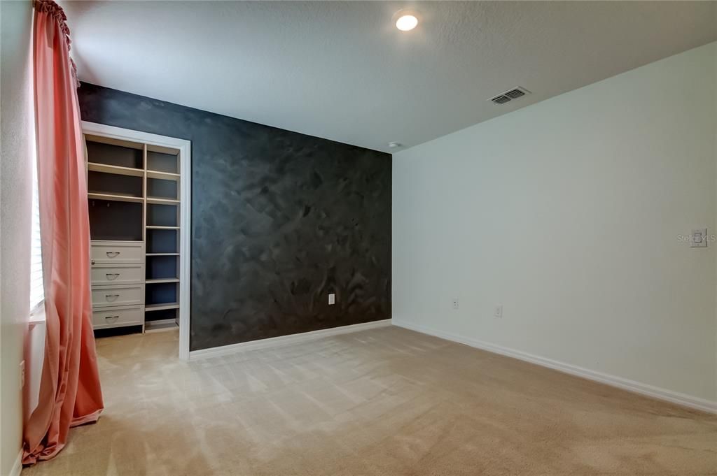 出租: $3,750 (6 贝兹, 3 浴室, 3059 平方英尺)