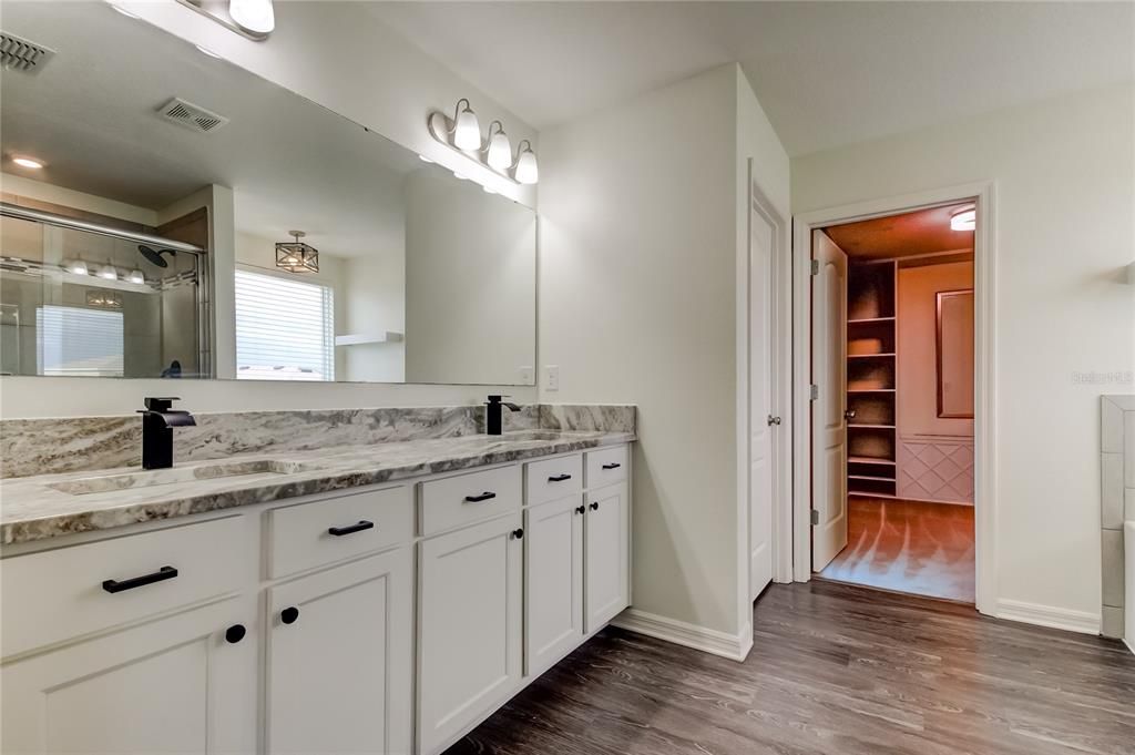 出租: $3,750 (6 贝兹, 3 浴室, 3059 平方英尺)