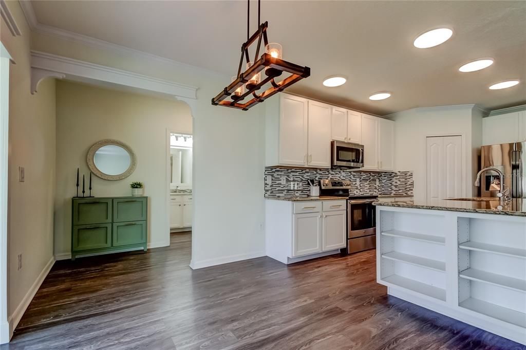 出租: $3,750 (6 贝兹, 3 浴室, 3059 平方英尺)