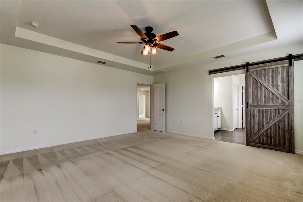 出租: $3,750 (6 贝兹, 3 浴室, 3059 平方英尺)