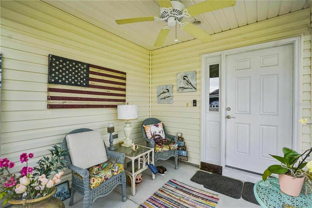 For Sale: $289,900 (2 beds, 2 baths, 1203 Square Feet)