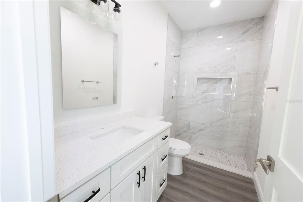 En Venta: $235,000 (3 camas, 2 baños, 1102 Pies cuadrados)