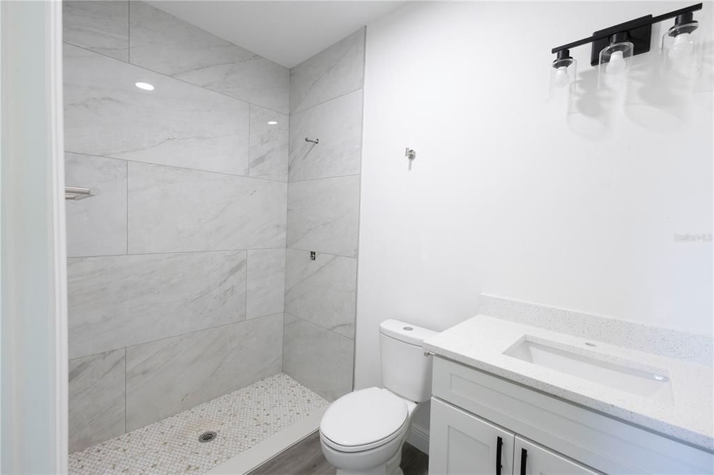 En Venta: $235,000 (3 camas, 2 baños, 1102 Pies cuadrados)