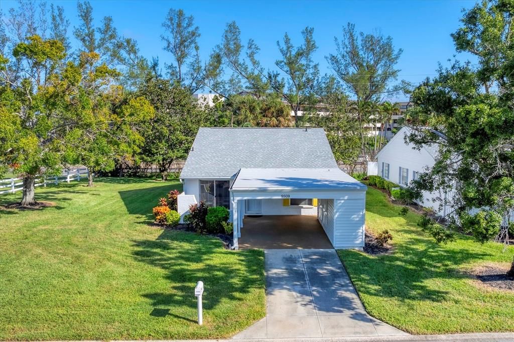 Active With Contract: $179,900 (2 beds, 2 baths, 1299 Square Feet)