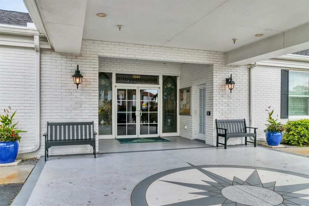 Active With Contract: $179,900 (2 beds, 2 baths, 1299 Square Feet)