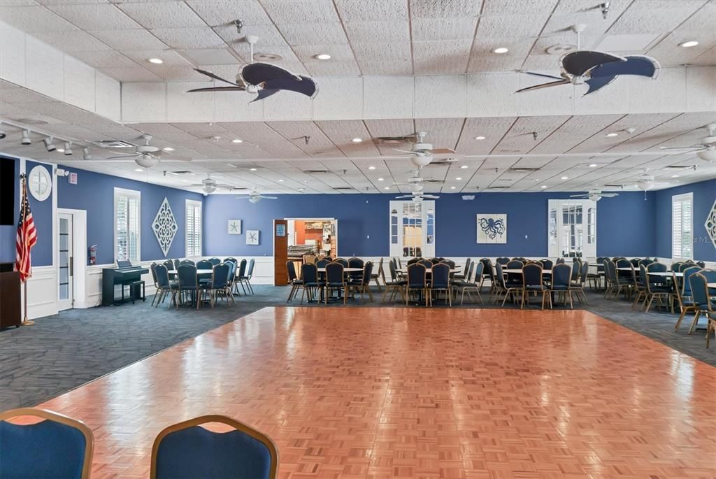 Active With Contract: $179,900 (2 beds, 2 baths, 1299 Square Feet)