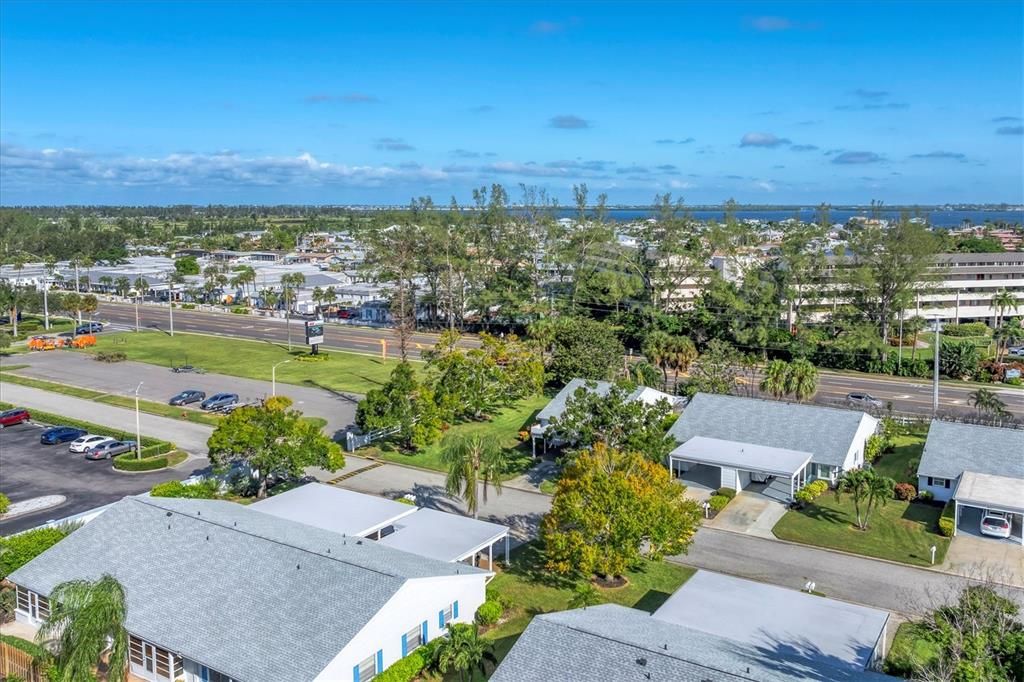 Active With Contract: $179,900 (2 beds, 2 baths, 1299 Square Feet)