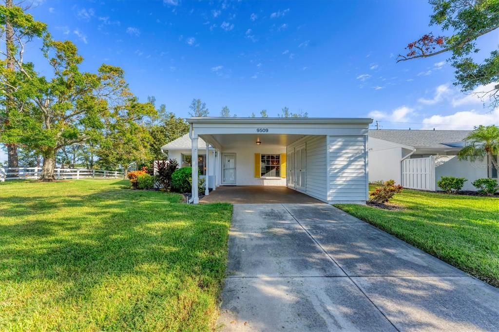 Active With Contract: $179,900 (2 beds, 2 baths, 1299 Square Feet)