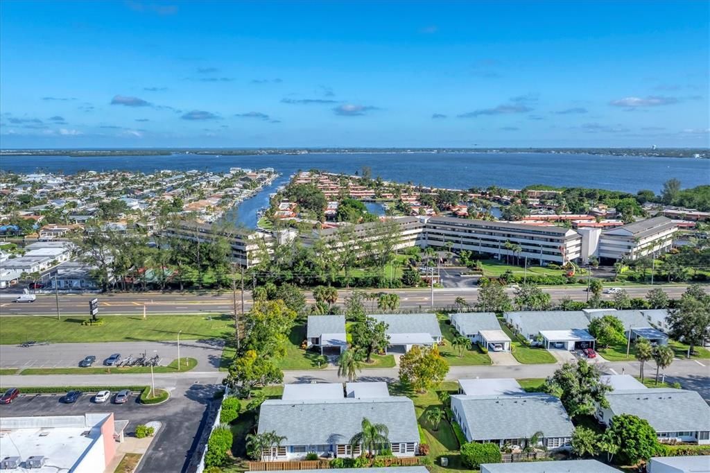 Active With Contract: $179,900 (2 beds, 2 baths, 1299 Square Feet)