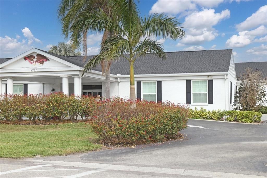 Active With Contract: $179,900 (2 beds, 2 baths, 1299 Square Feet)