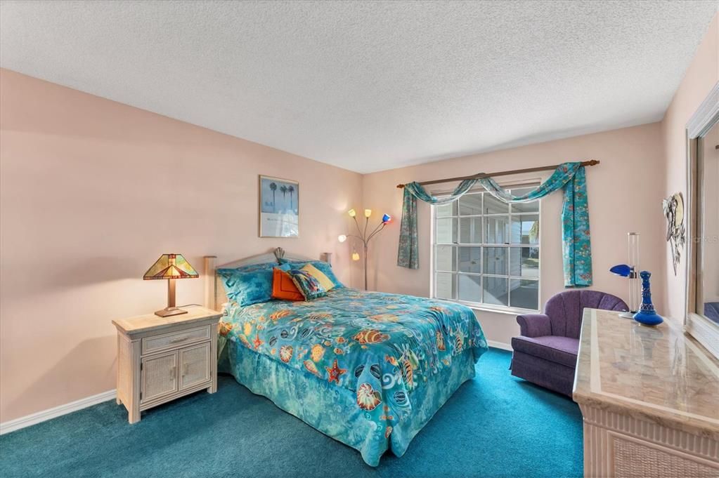 Active With Contract: $179,900 (2 beds, 2 baths, 1299 Square Feet)