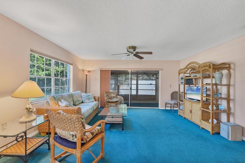 Active With Contract: $179,900 (2 beds, 2 baths, 1299 Square Feet)