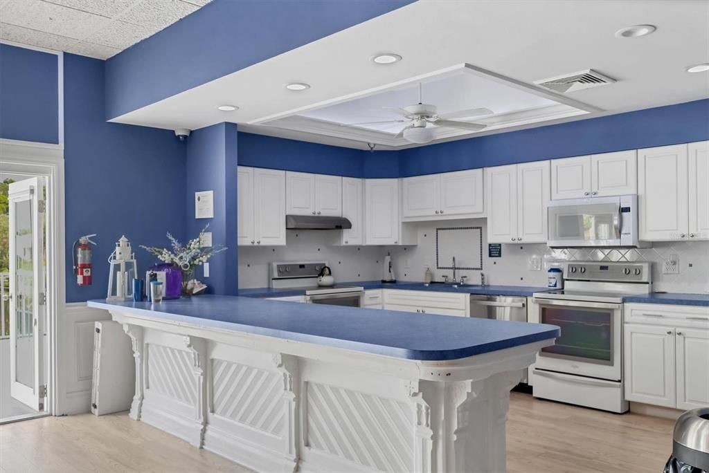 Active With Contract: $179,900 (2 beds, 2 baths, 1299 Square Feet)