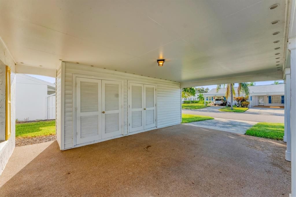 Active With Contract: $179,900 (2 beds, 2 baths, 1299 Square Feet)