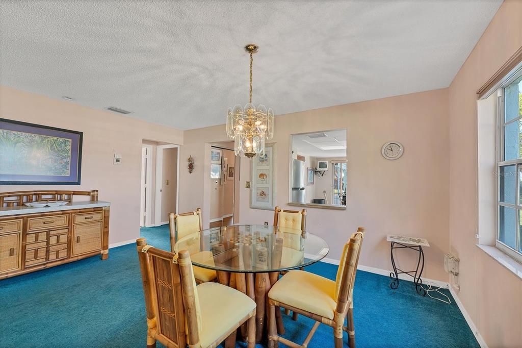 Active With Contract: $179,900 (2 beds, 2 baths, 1299 Square Feet)