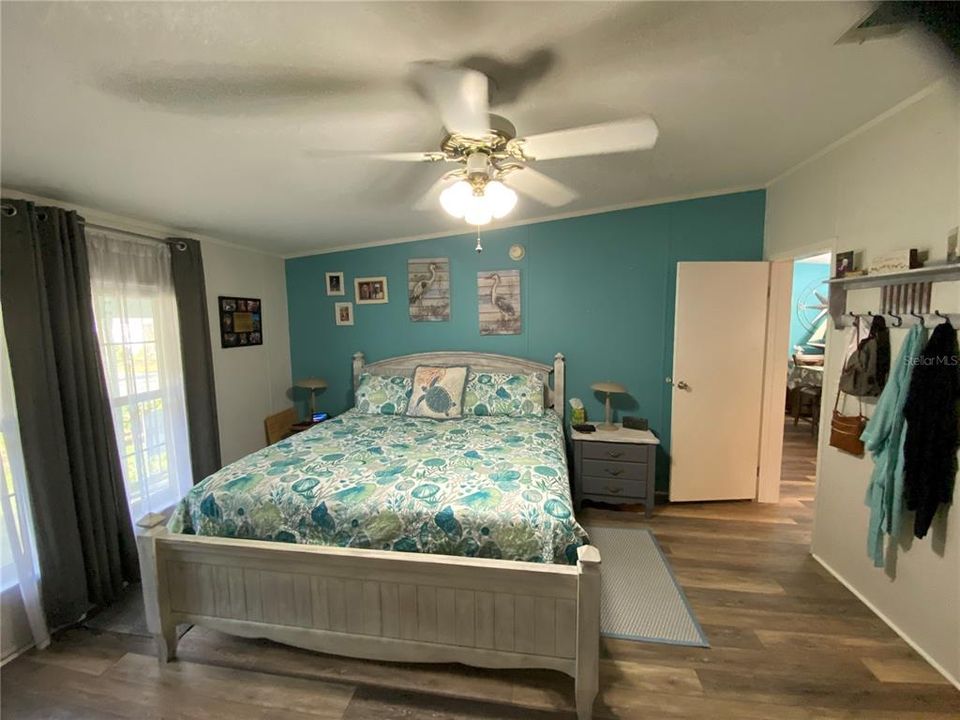 For Sale: $269,900 (3 beds, 2 baths, 1519 Square Feet)