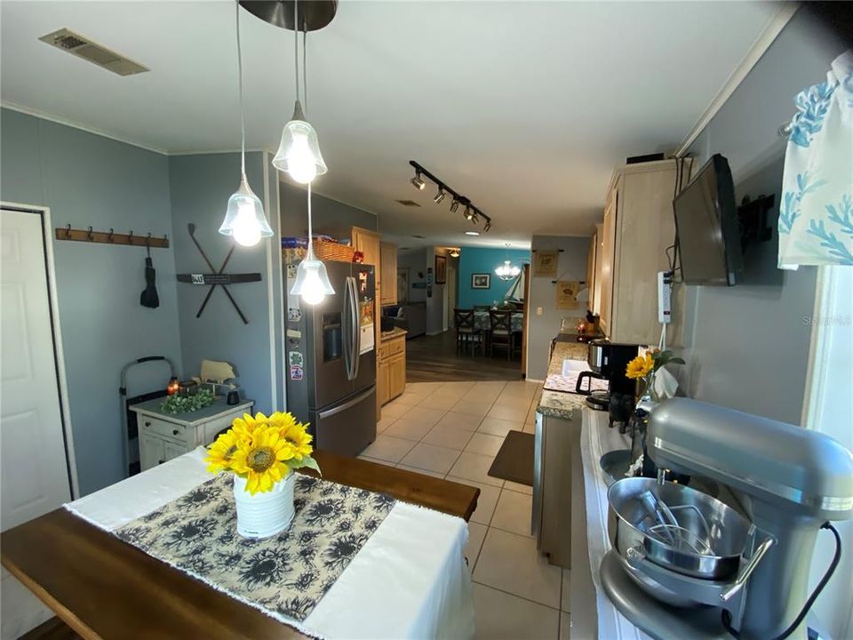 For Sale: $269,900 (3 beds, 2 baths, 1519 Square Feet)