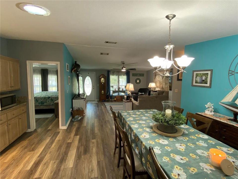 For Sale: $269,900 (3 beds, 2 baths, 1519 Square Feet)