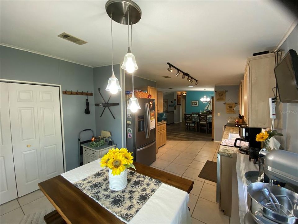 For Sale: $269,900 (3 beds, 2 baths, 1519 Square Feet)