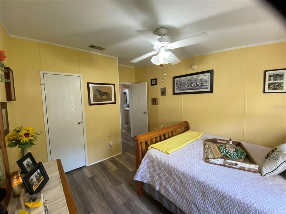 For Sale: $269,900 (3 beds, 2 baths, 1519 Square Feet)