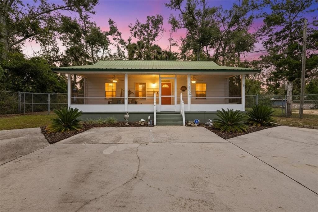 En Venta: $275,000 (2 camas, 1 baños, 936 Pies cuadrados)