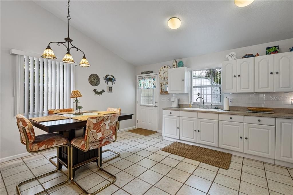 En Venta: $275,000 (2 camas, 1 baños, 936 Pies cuadrados)