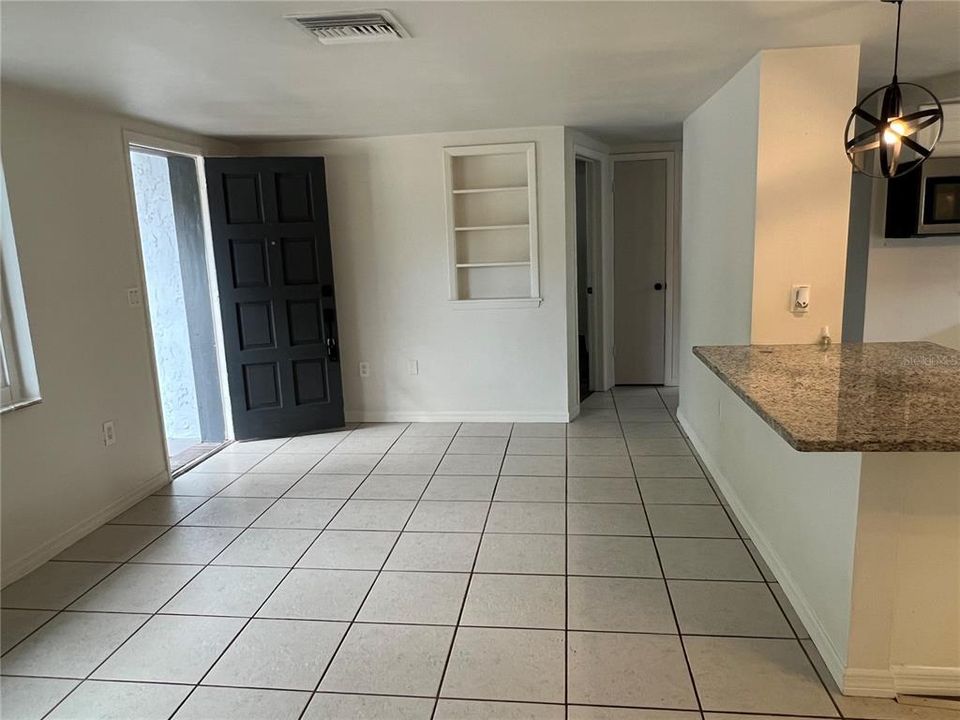 Под контрактом: $229,000 (3 спален, 1 ванн, 848 Квадратных фут)