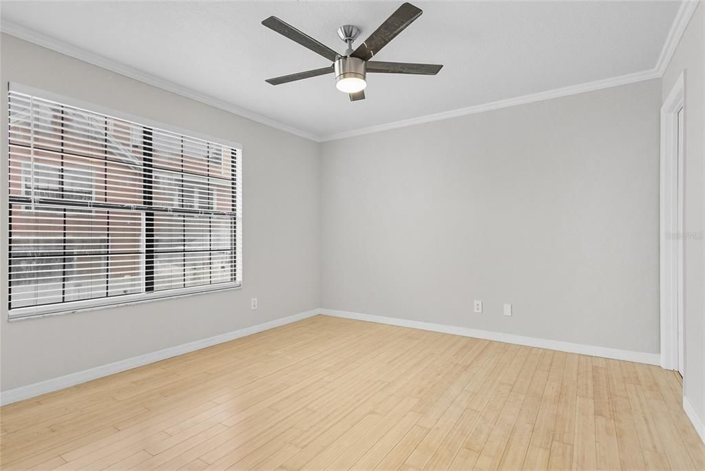 For Sale: $199,900 (2 beds, 2 baths, 1128 Square Feet)