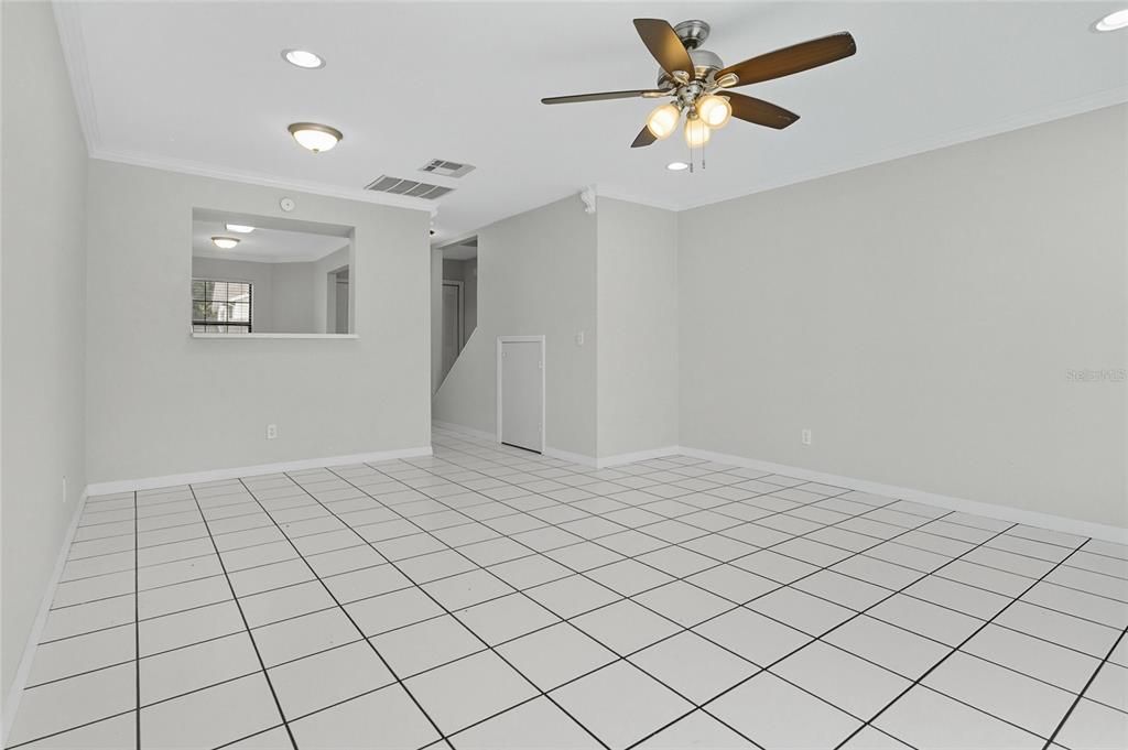 For Sale: $199,900 (2 beds, 2 baths, 1128 Square Feet)