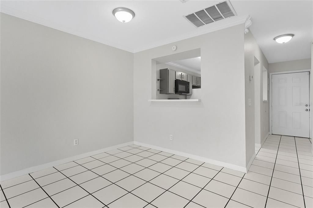For Sale: $199,900 (2 beds, 2 baths, 1128 Square Feet)