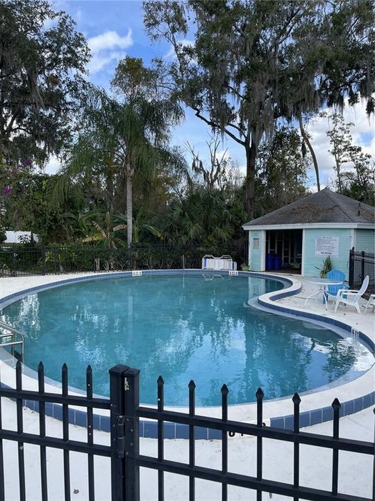 For Sale: $199,900 (2 beds, 2 baths, 1128 Square Feet)