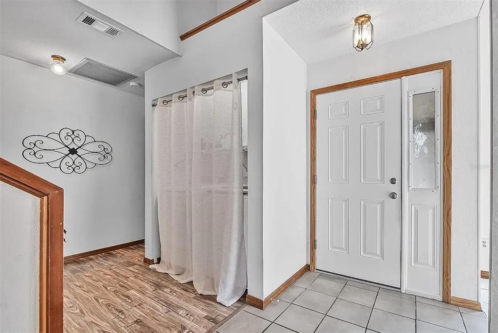 For Rent: $2,500 (3 beds, 3 baths, 1815 Square Feet)