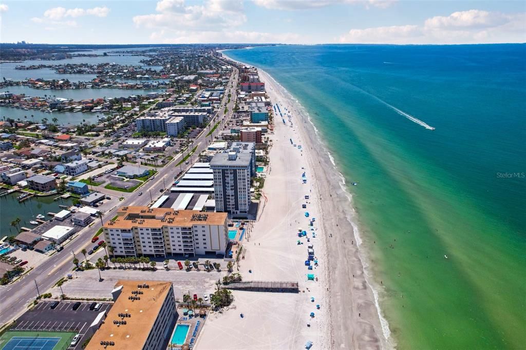 Под контрактом: $2,500 (3 спален, 2 ванн, 1288 Квадратных фут)