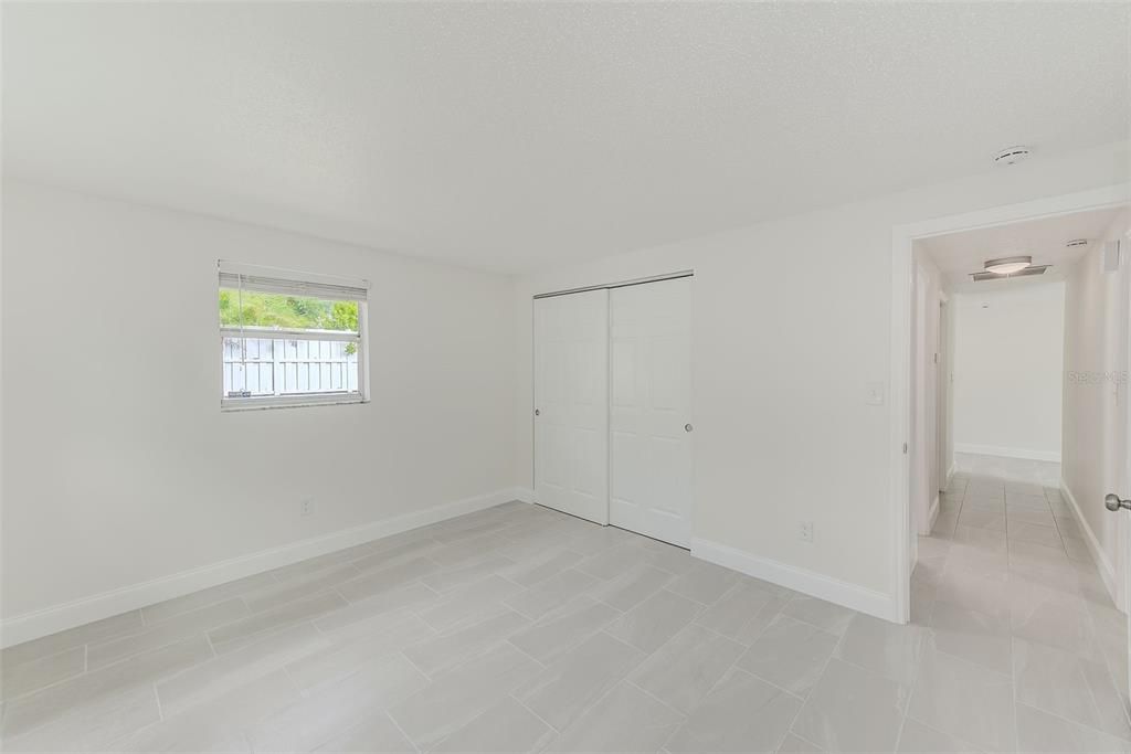 Под контрактом: $2,500 (3 спален, 2 ванн, 1288 Квадратных фут)