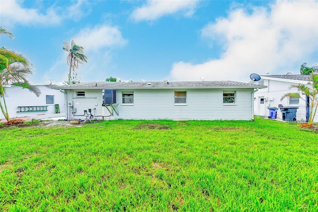 Под контрактом: $2,500 (3 спален, 2 ванн, 1288 Квадратных фут)