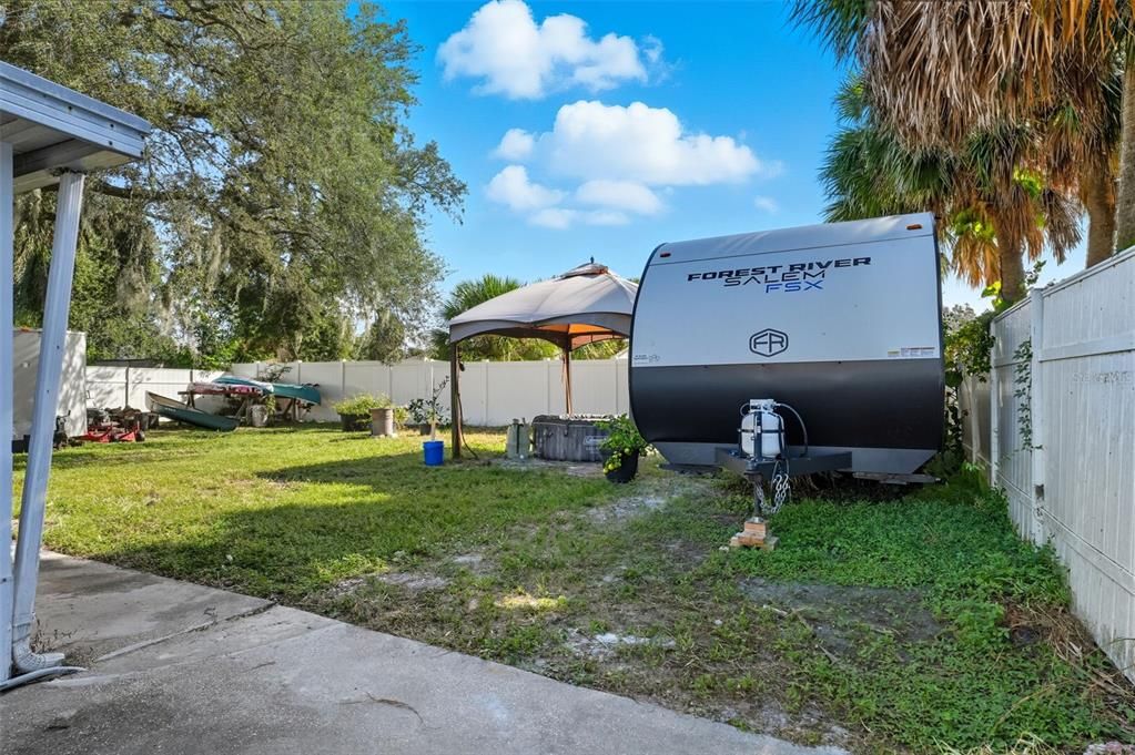 Active With Contract: $339,000 (2 beds, 2 baths, 1226 Square Feet)