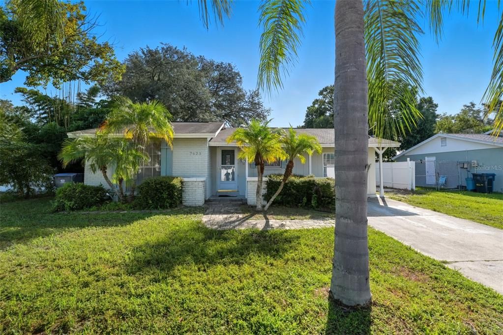 Active With Contract: $339,000 (2 beds, 2 baths, 1226 Square Feet)