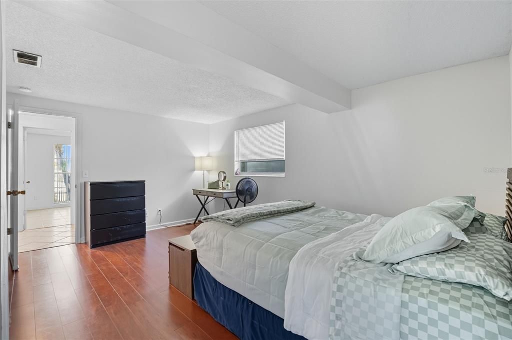 Active With Contract: $339,000 (2 beds, 2 baths, 1226 Square Feet)