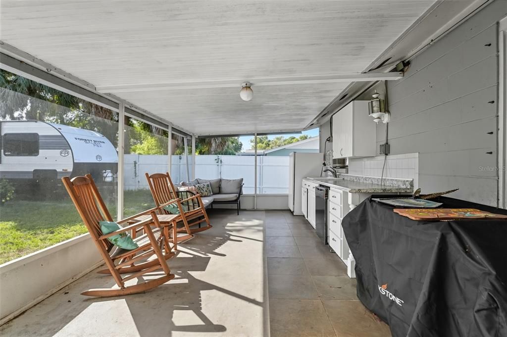 Active With Contract: $339,000 (2 beds, 2 baths, 1226 Square Feet)