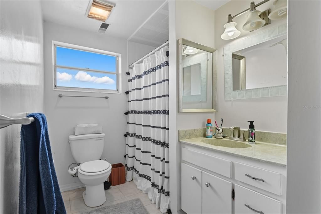 Active With Contract: $339,000 (2 beds, 2 baths, 1226 Square Feet)